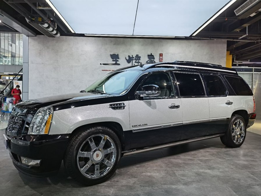 实拍凯迪拉克防弹车,运钞车级别,双层车体可以抵御手雷