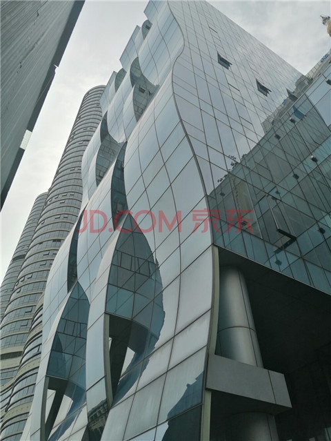 青岛东海路保时捷大厦4层b区正变卖 有业内称成功几率不大