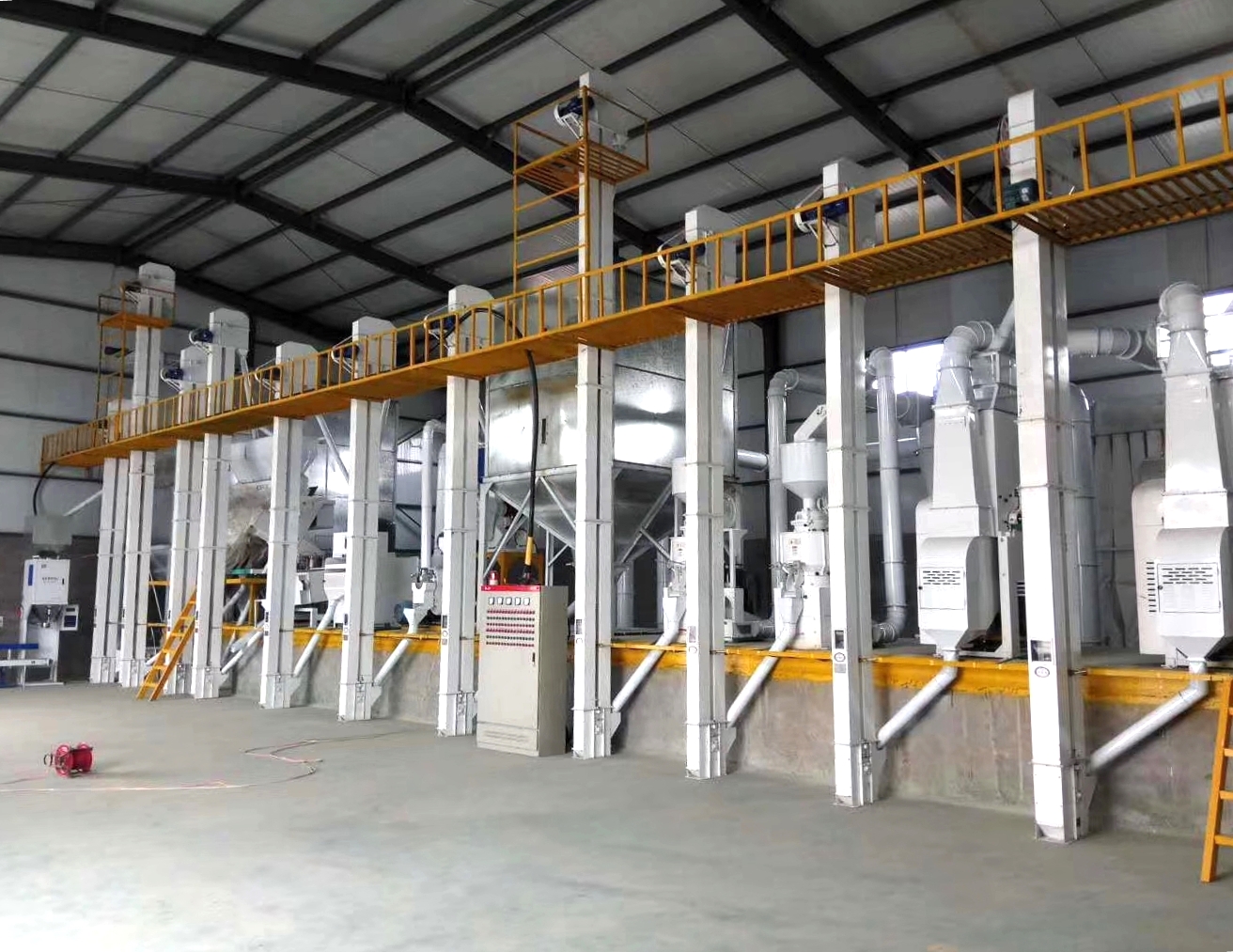 日产10吨-300吨小米加工设备