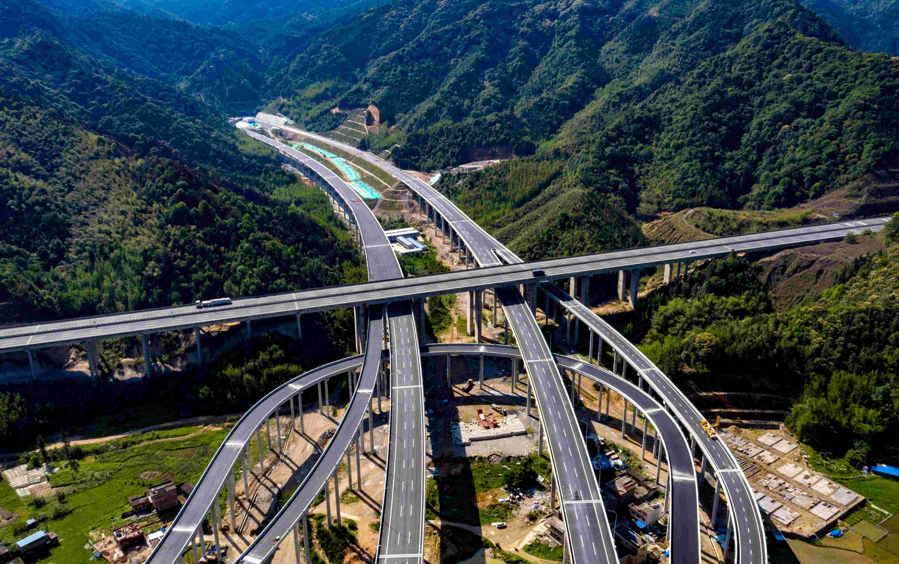 华夏中国交建reit获热捧 首日认购逾800亿元