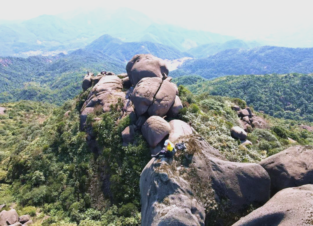 探秘增城牛牯嶂:登高望远,领略高山湖的壮丽风光