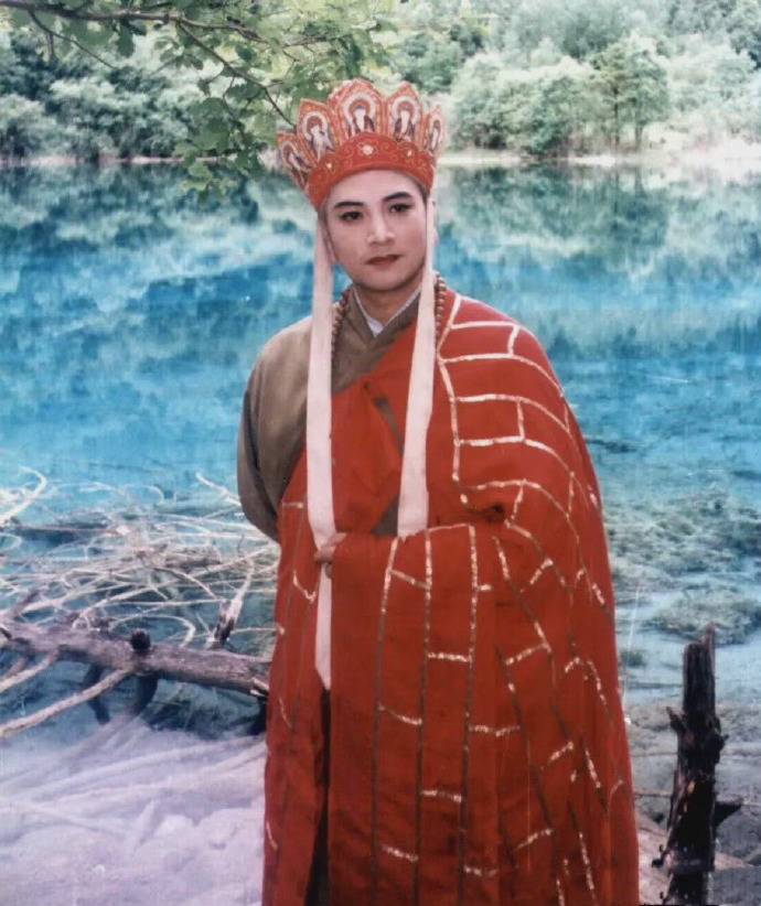 西游记中的一桩悬案,唐僧袈裟上本有一颗定风珠,后来被谁偷了?
