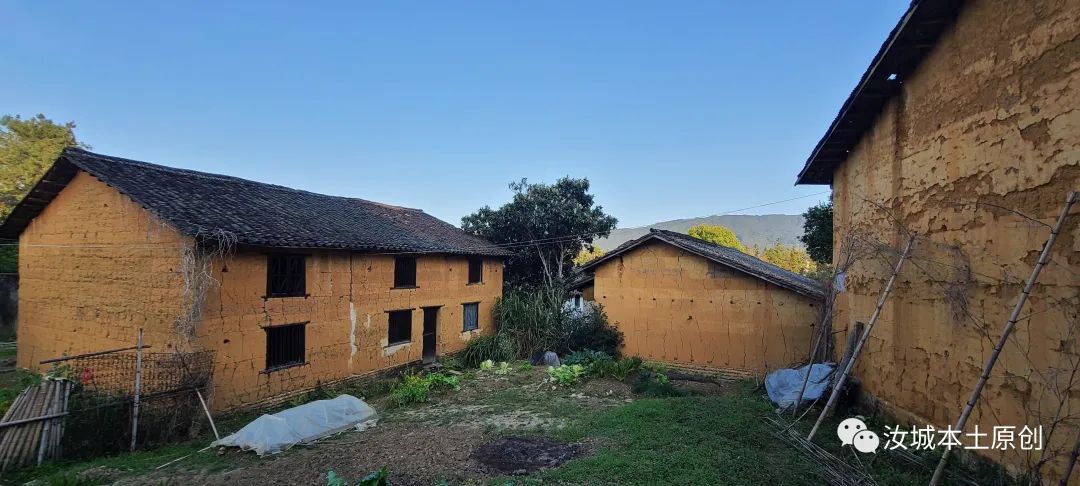 暖水镇白泥塘:泥砖屋