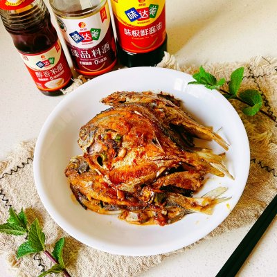 15分钟周末菜 香煎五香酱色鲳鱼