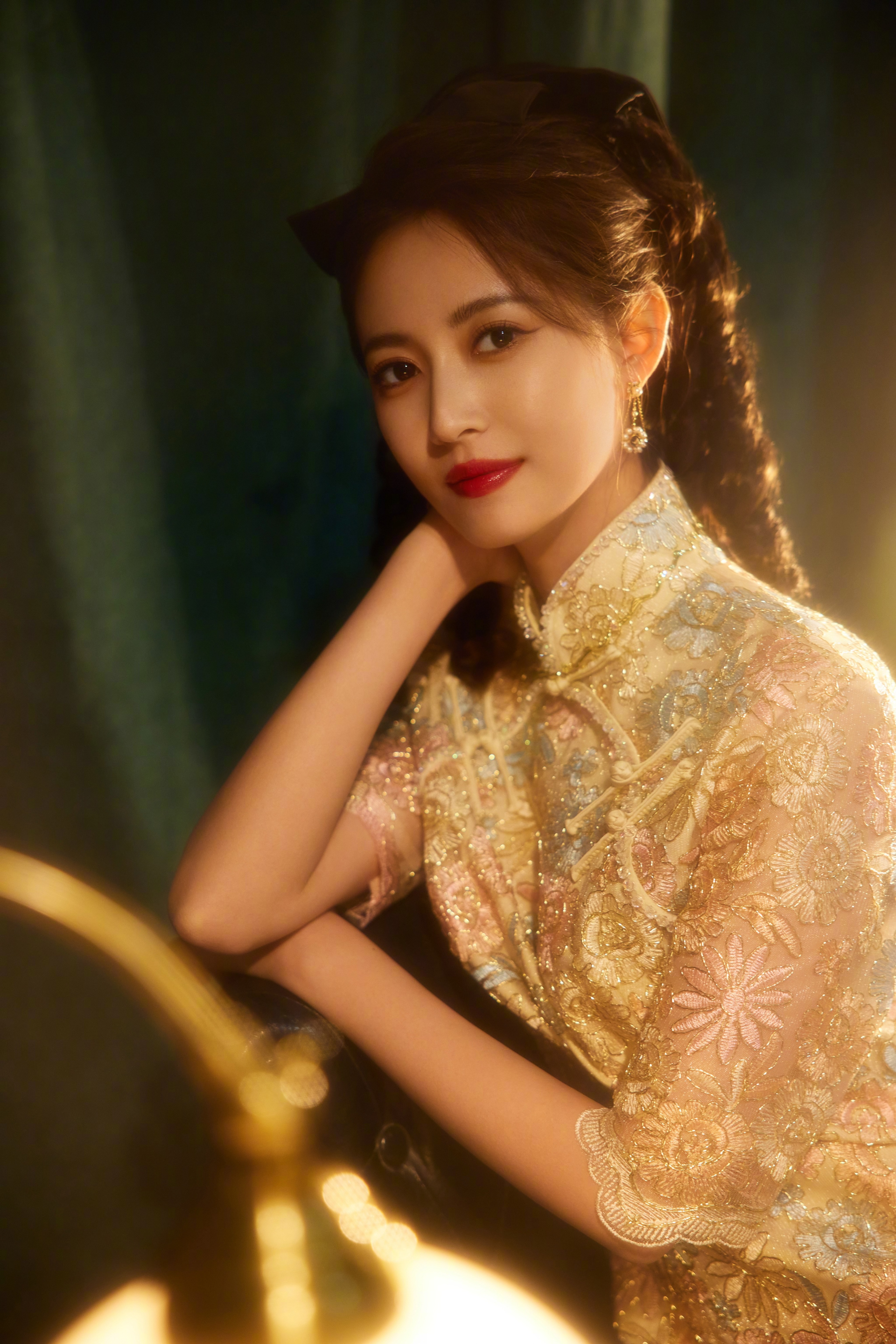 端庄典雅仪态万千的民国大小姐 陈钰琪