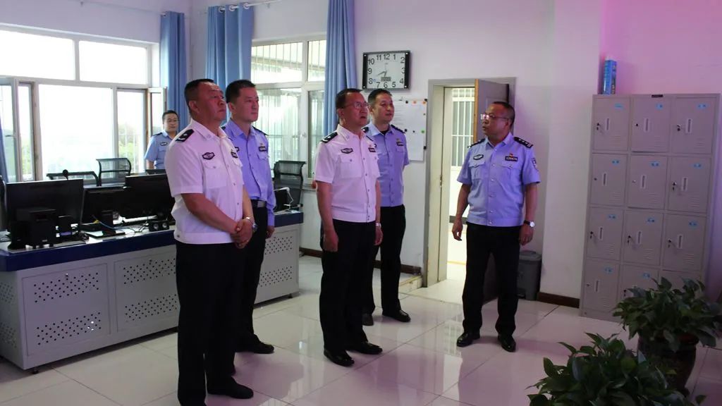 阿拉善盟行署副盟长,盟公安局党委书记,局长戴军深入阿左旗监管场所