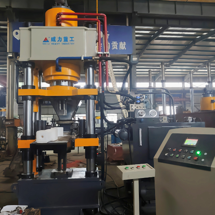 牛羊舔砖压制成型液压机