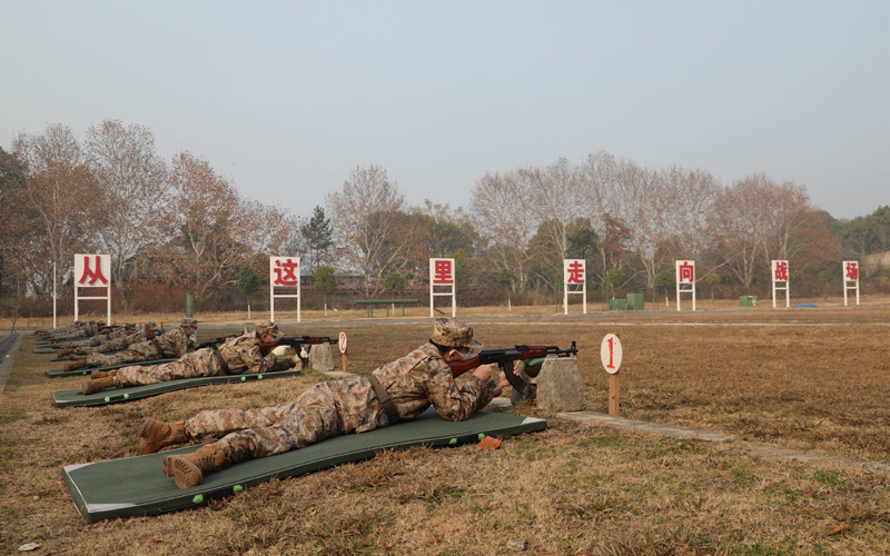 武汉警备区扎实开展练兵备战 新年开训向实战靠拢