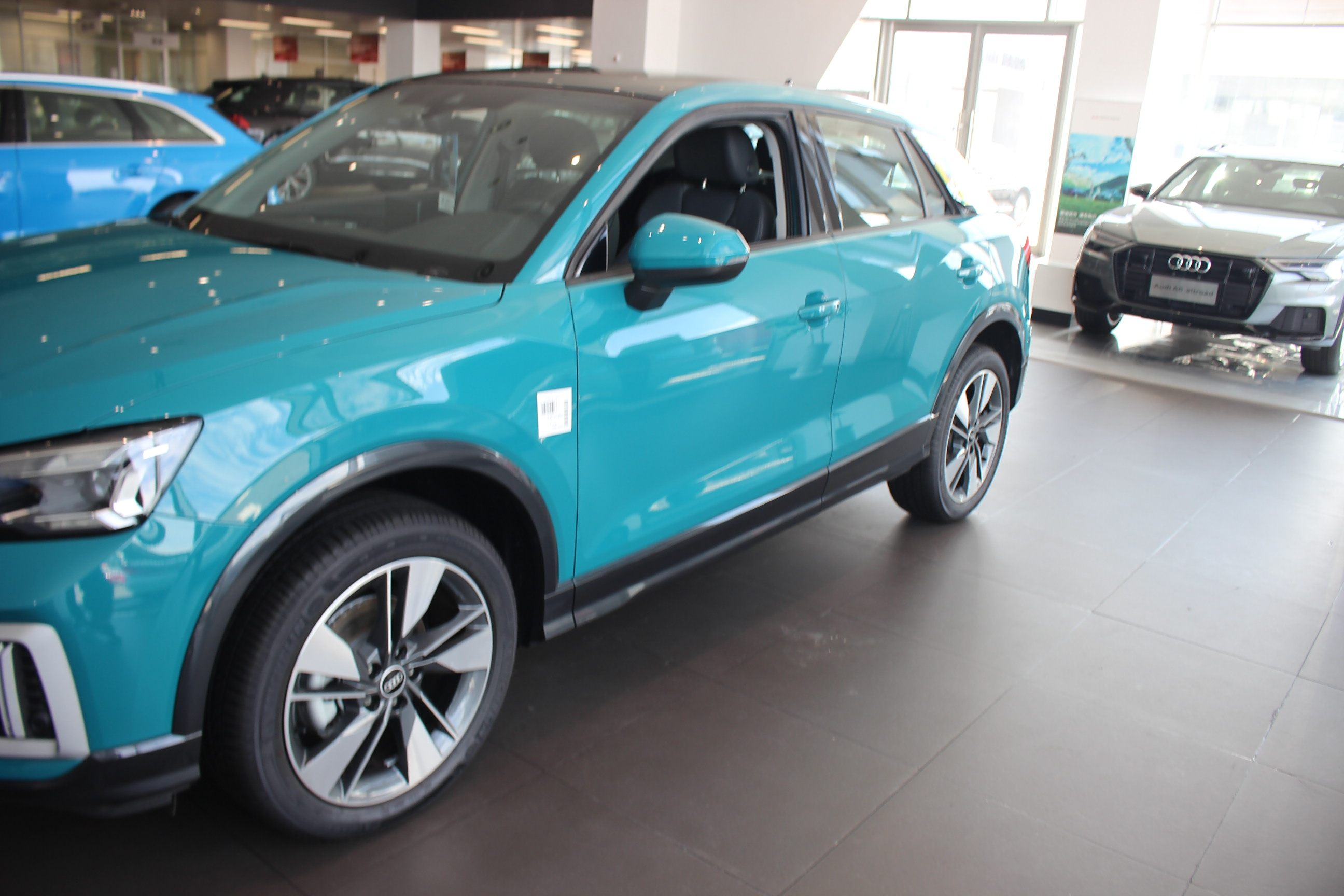 2022款奥迪q2l到店,凯拉什蓝很罕见,最高优惠3.23万