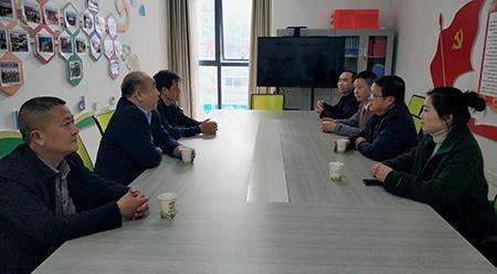 广东省汉阴同乡会会长刘清风赴汉阴县凤台幼儿园考察调研