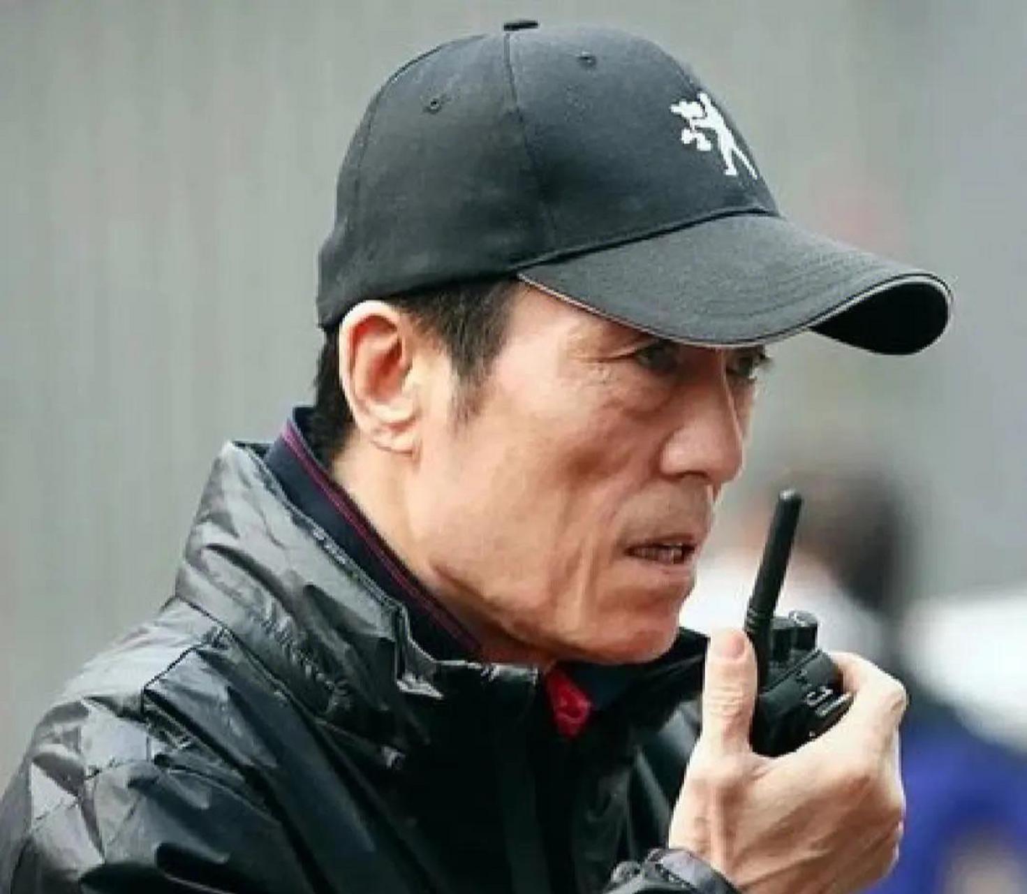 主持人,曹可凡,问导演张艺谋,您指导了奥运会开幕式,得到了什么,失去