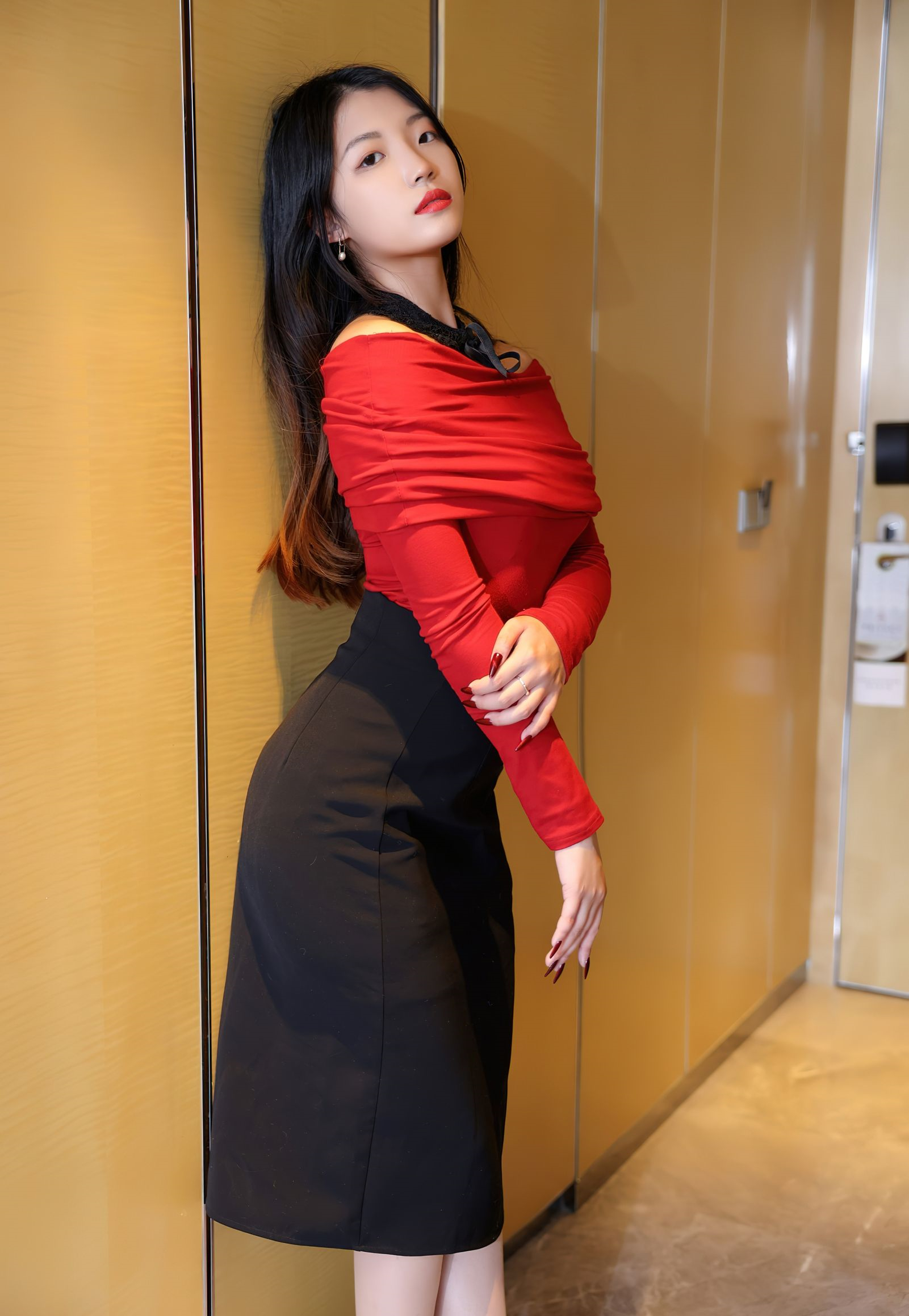 90后平面模特:羽仁鹿,面容清秀,气质袅袅,动人心扉