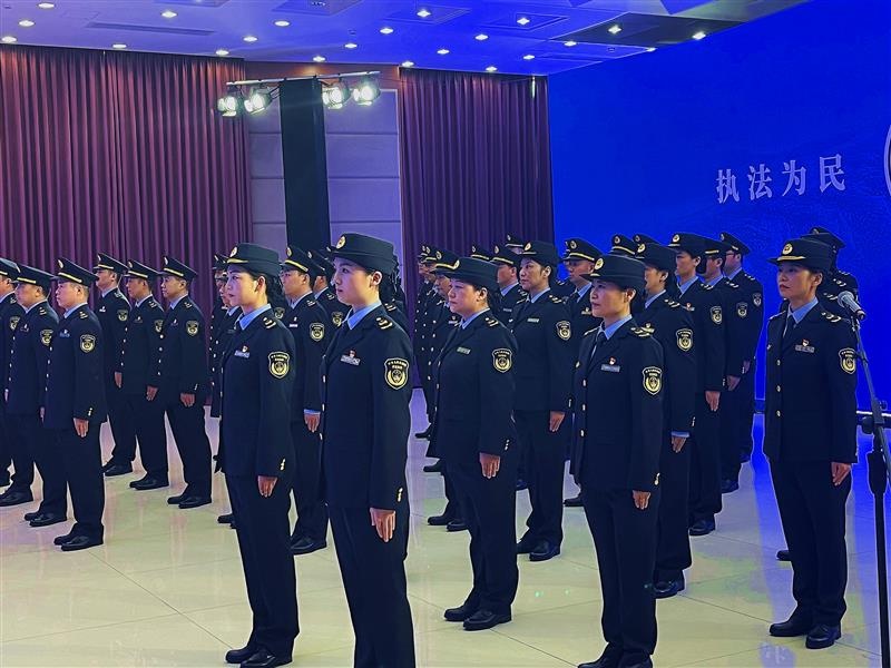 四川省农业农村厅举行农业综合执法人员着装仪式