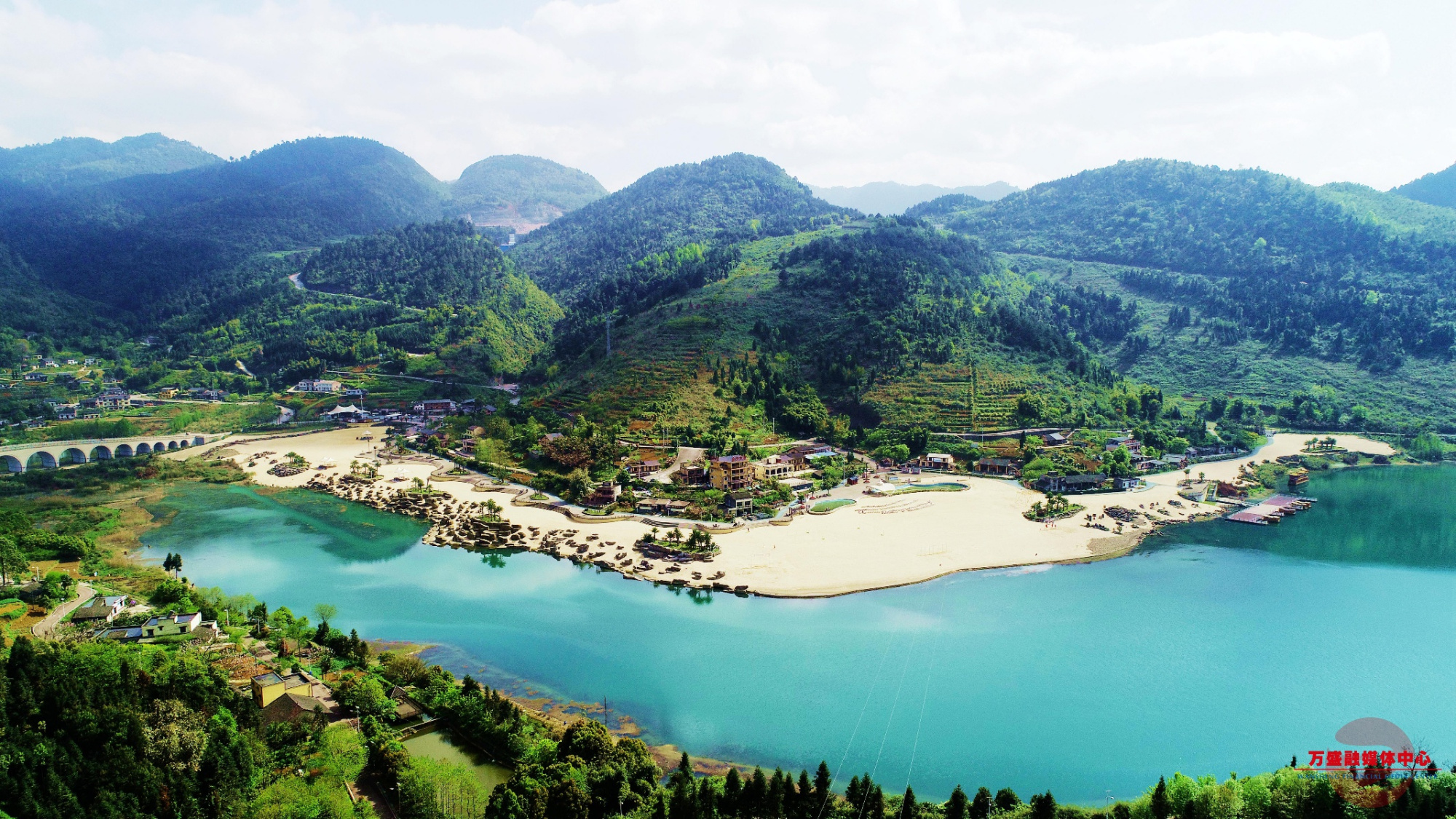 春风又绿板辽湖