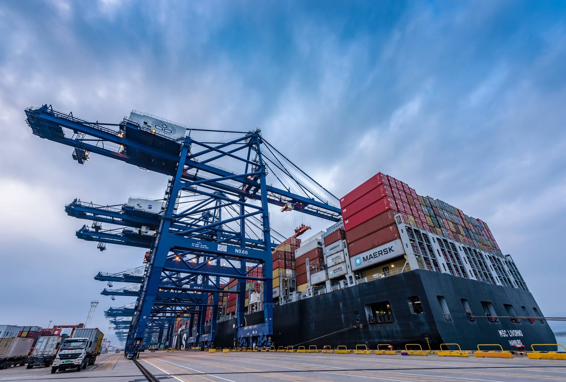 青岛首富杨绍鹏发家史:搬运工出身,54岁公司上市,身家355亿