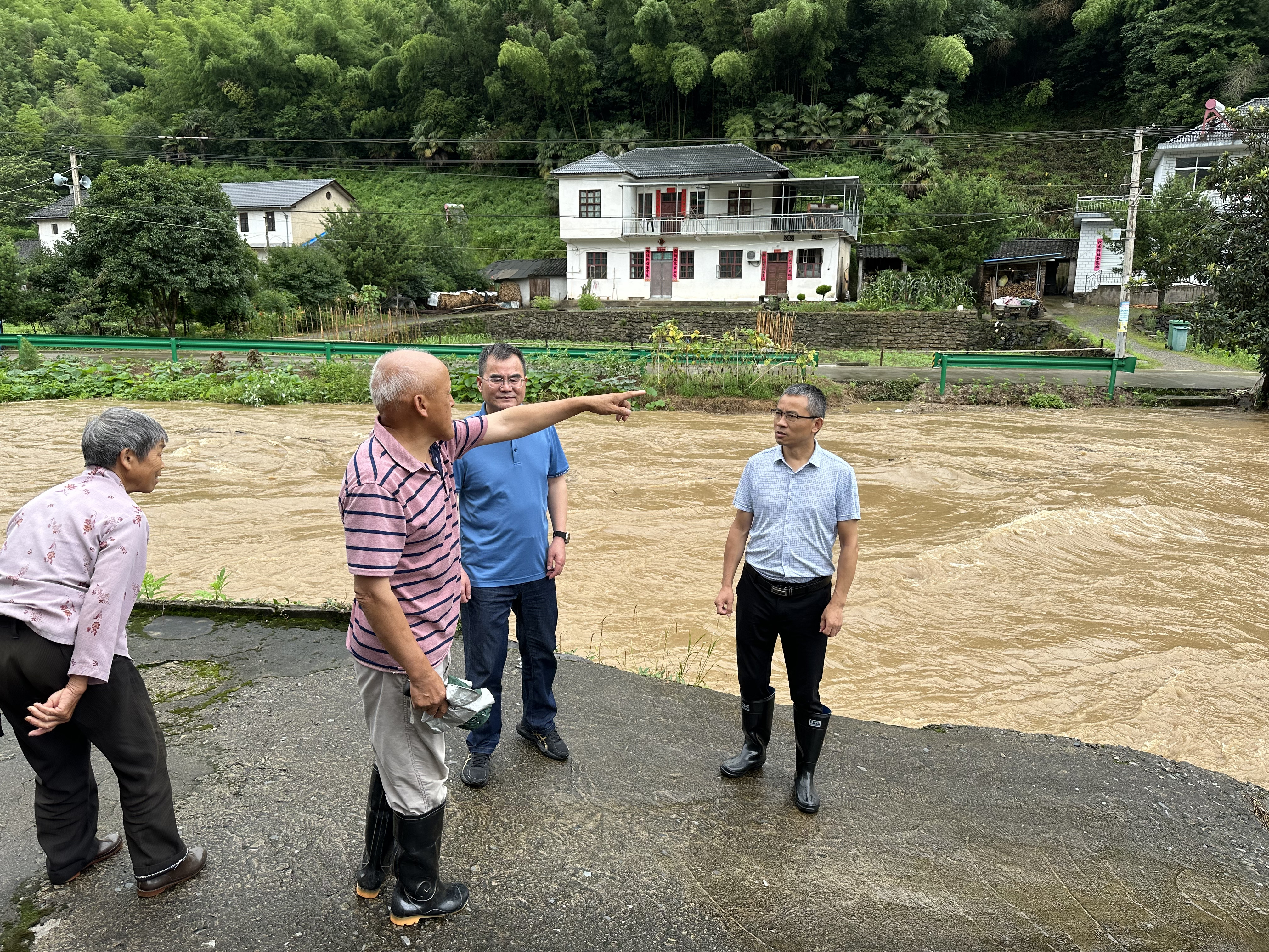 祁门县小路口镇:筑好群众安全保护"屏障"