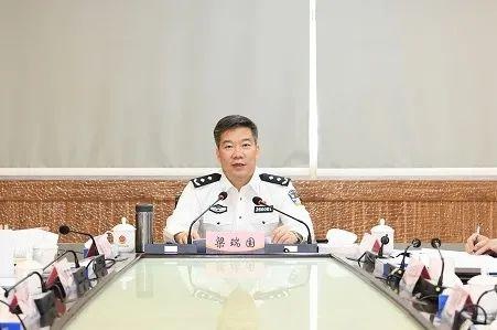 市公安局召开市局党委(扩大)会议专题学习贯彻王志忠同志讲话精神