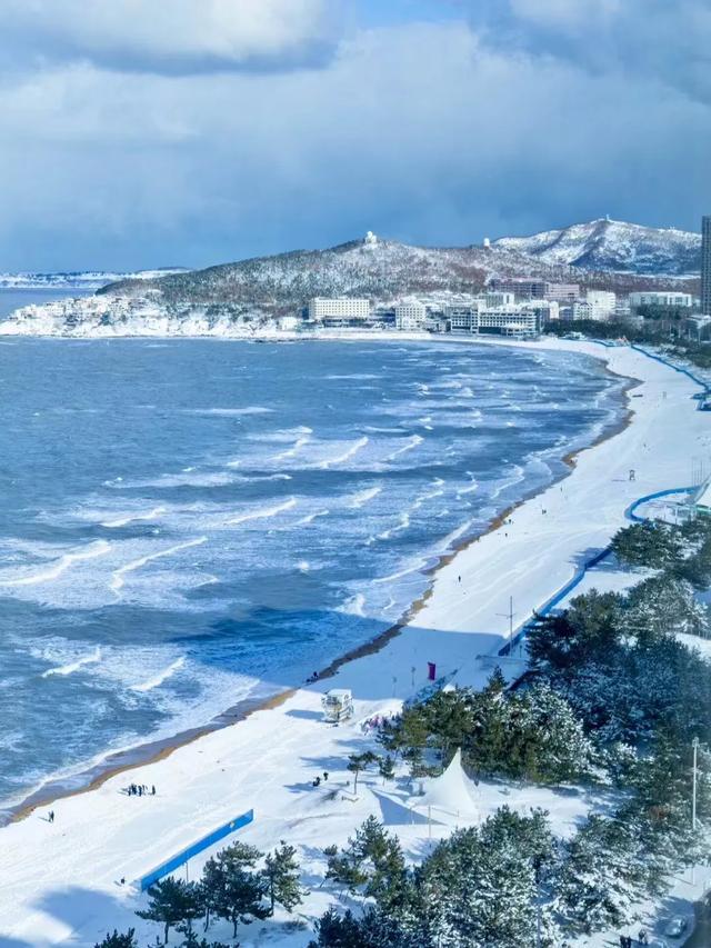 威海雪景海边图片