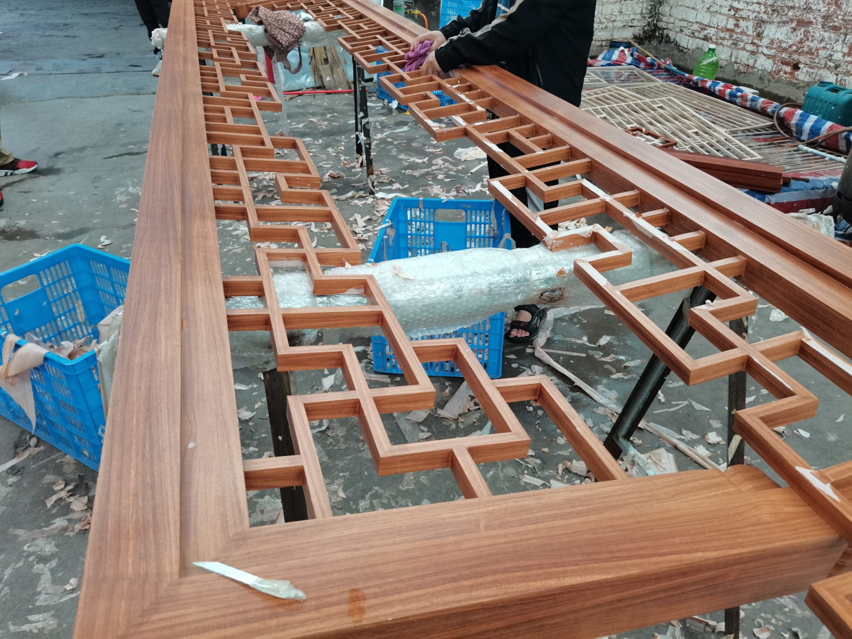 长廊冰裂纹铝挂落 棕色铝挂落万字格