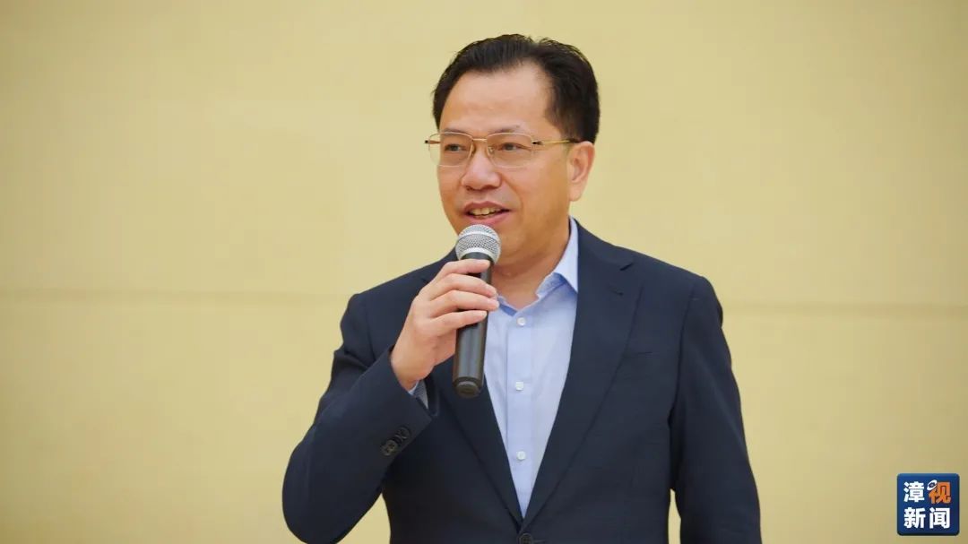 邵玉龙 刘远 陈汉夫 张祯锦会见中国女排
