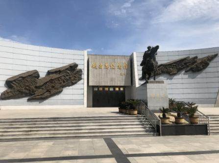 顾玉才一行先后来到赵尚志纪念馆,赵尚志烈士陵园,赵尚志将军故居