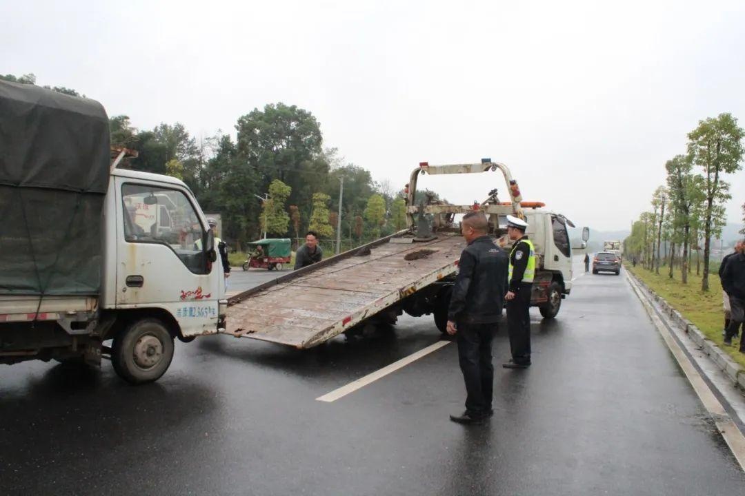 「实战大练兵」桃江交警开展道路交通事故应急救援联合演练