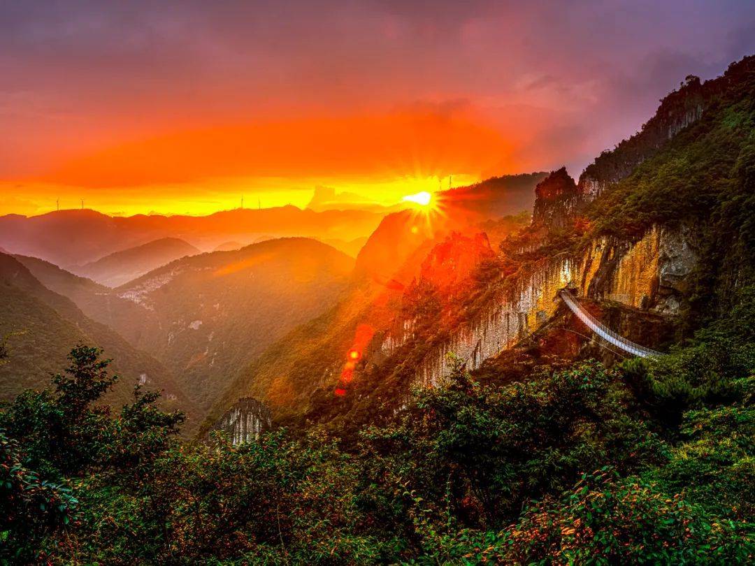 武陵山大裂谷景区成为重庆第12个5a级景区 专家:发挥引领作用,带动大