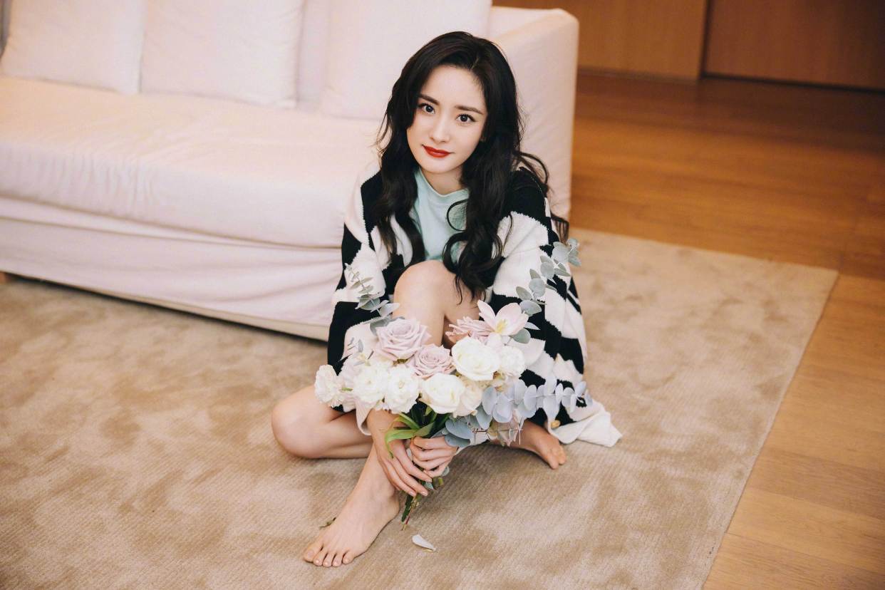 美人·玉足·杨幂