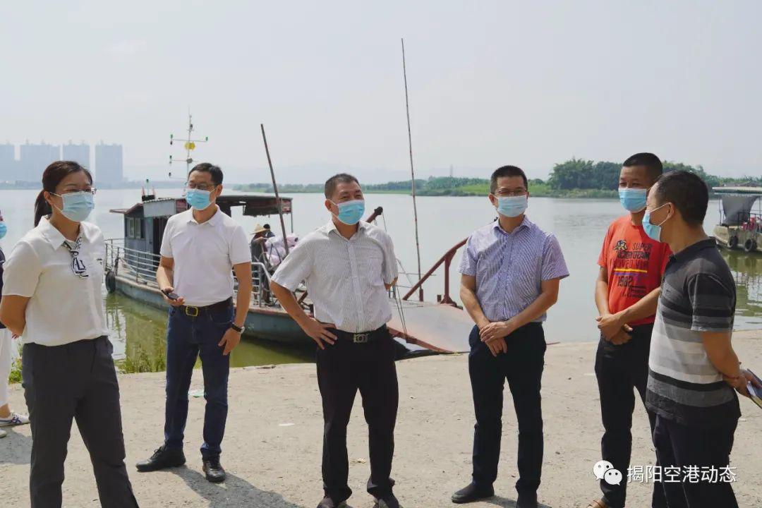 空港经济区党委副书记郑仰高带队检查节前安全生产工作