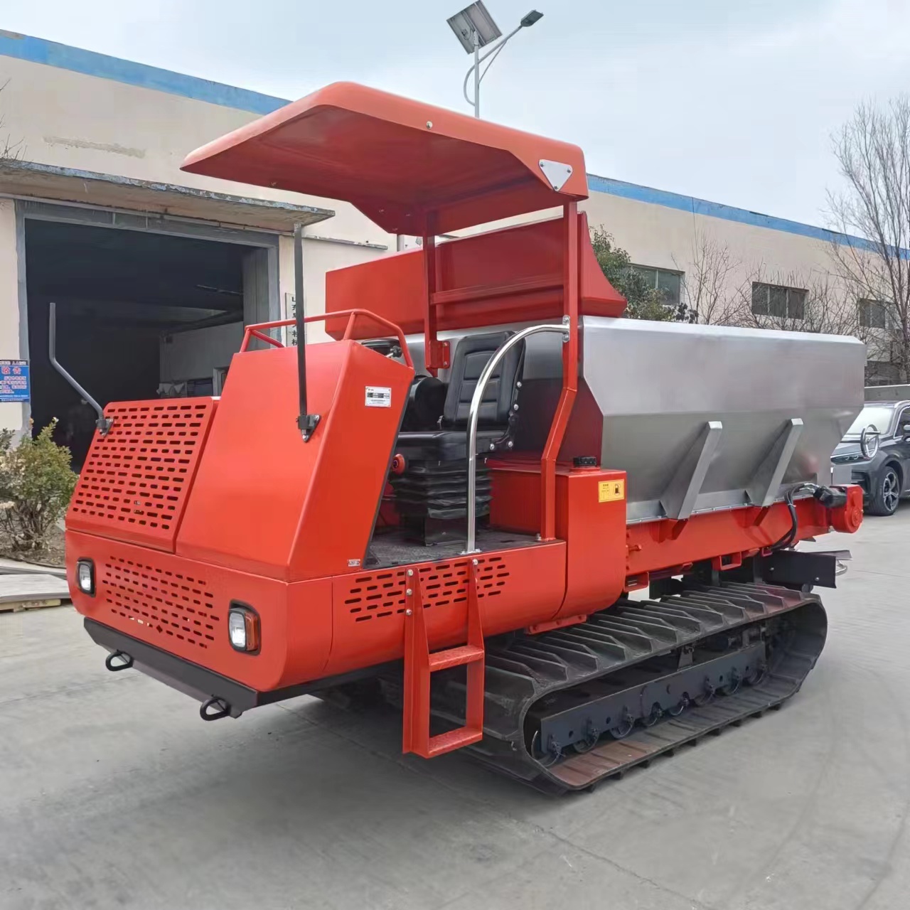 履带自走式撒粪车 羊粪猪粪牛粪撒肥施肥机 农具扬粪机