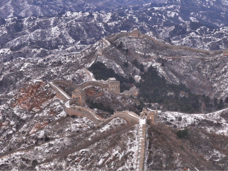 春雪映长城最美金山岭