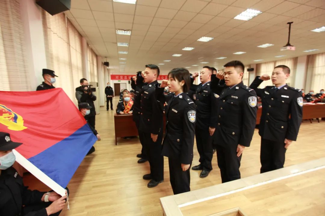 咸丰县公安局召开2021年公安工作总结表彰大会