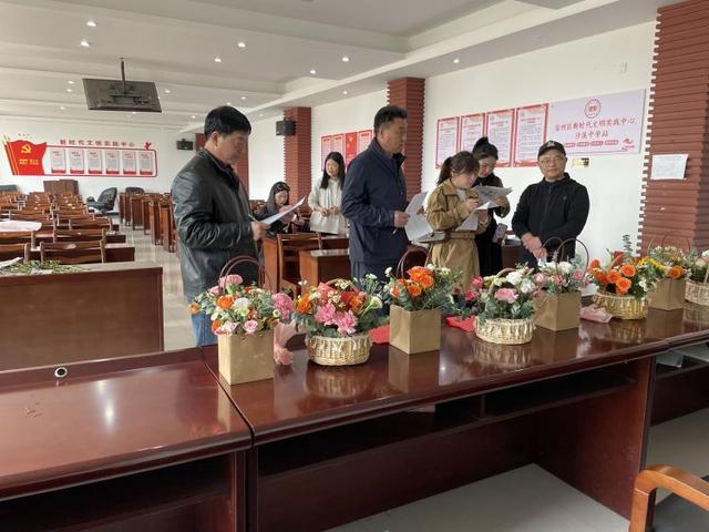 凝聚巾帼力量 绽放杏坛风采——信州区沙溪中学庆祝三八妇女节活动