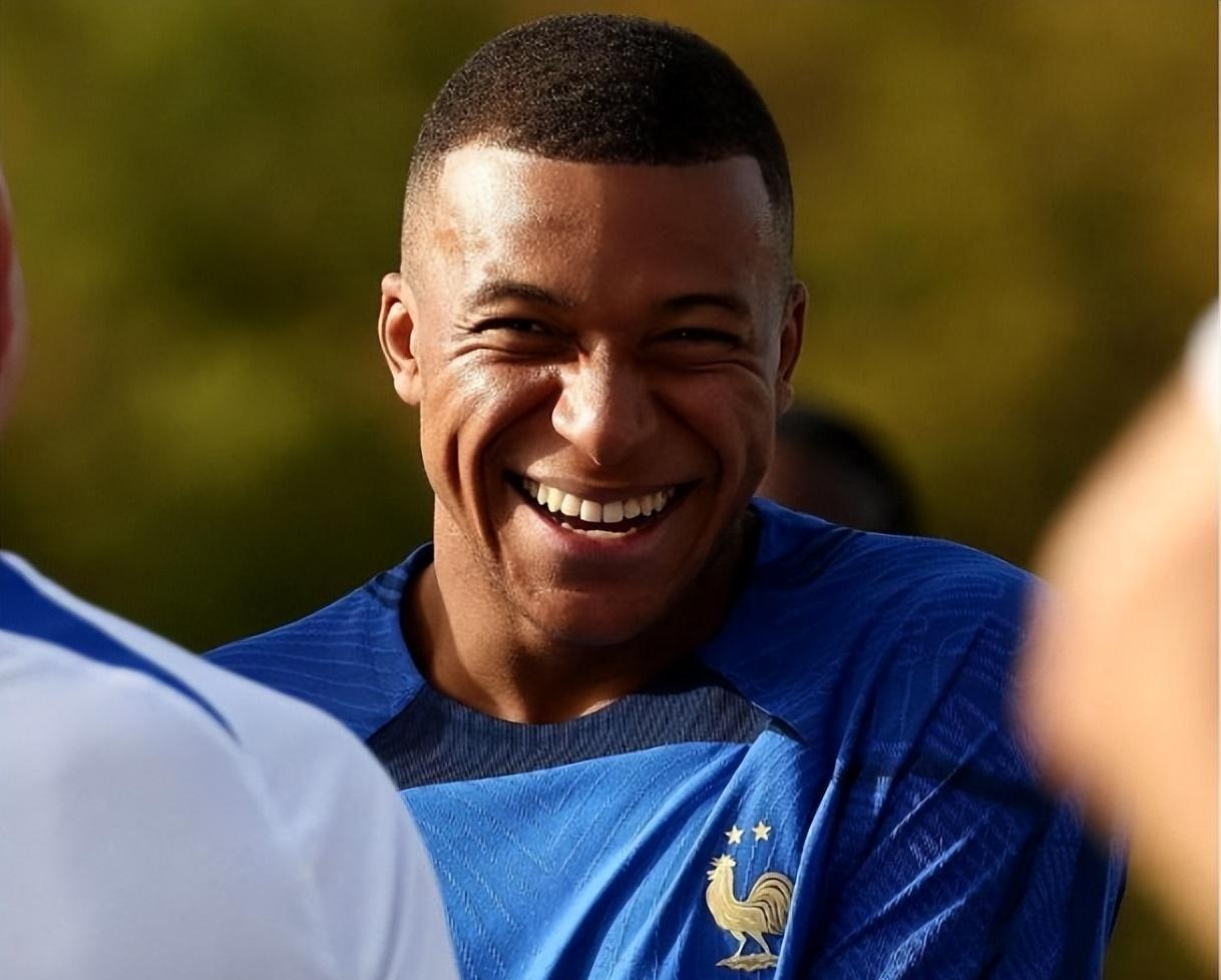 法国队新星姆巴佩耀眼登场,重返5000万巨星,冲击欧洲杯最强战队