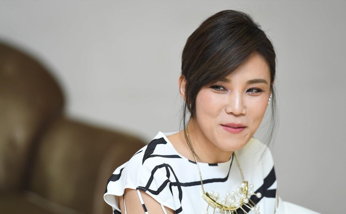 卖房中介的高音铁肺女王——李佳薇唱功如何?硬核分析!