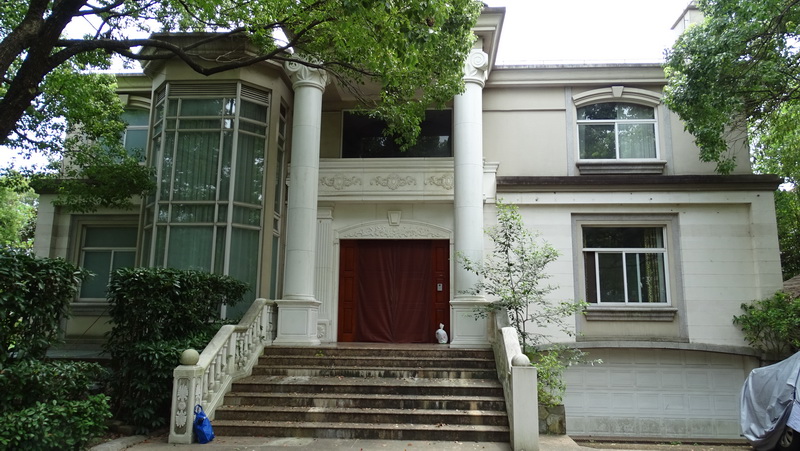 上海市浦东新区龙东大道4028弄11号全幢花园住宅,小区名"金爵别墅"