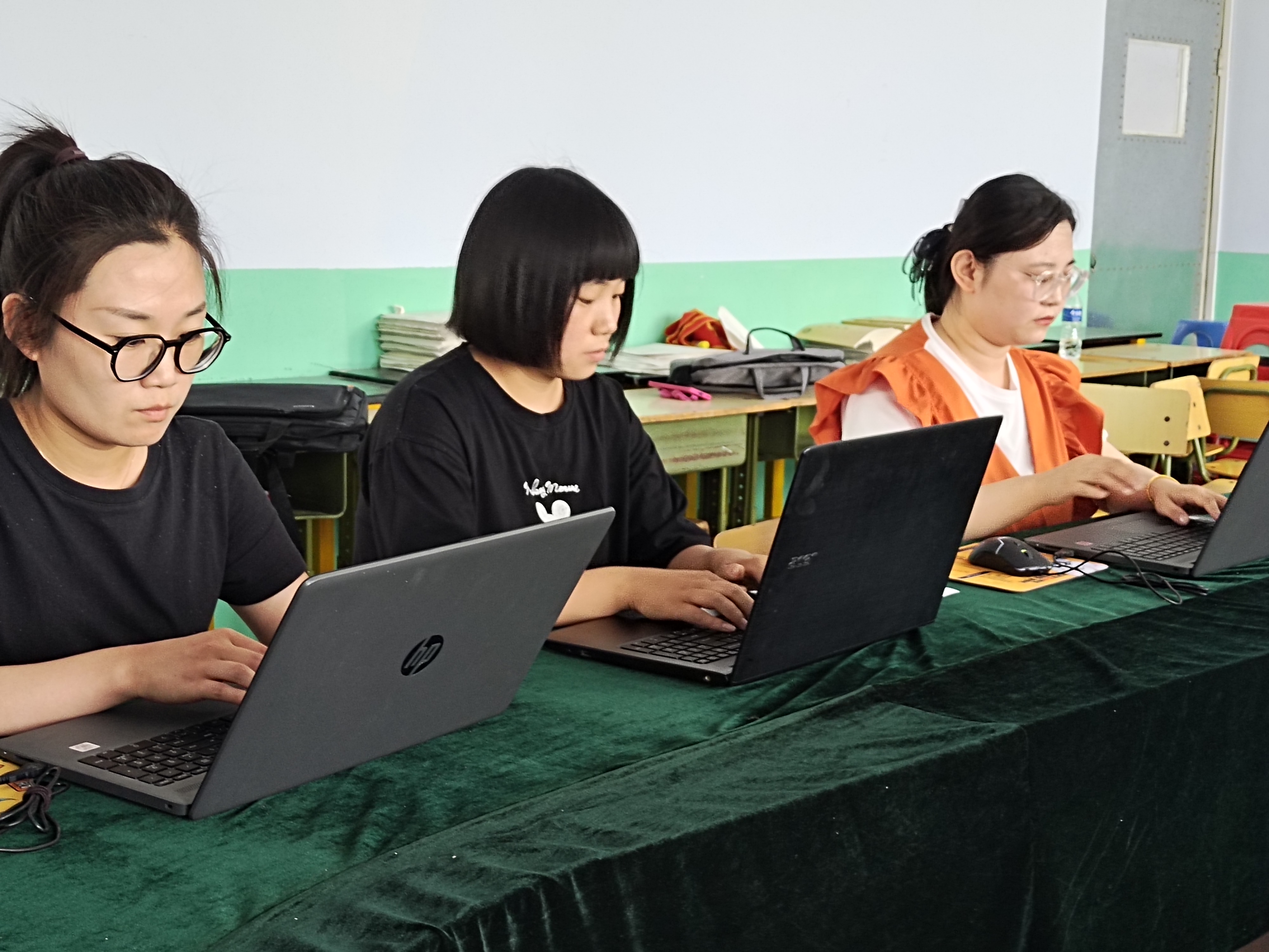 涿鹿县初级中学举办青年教师基本功大赛活动