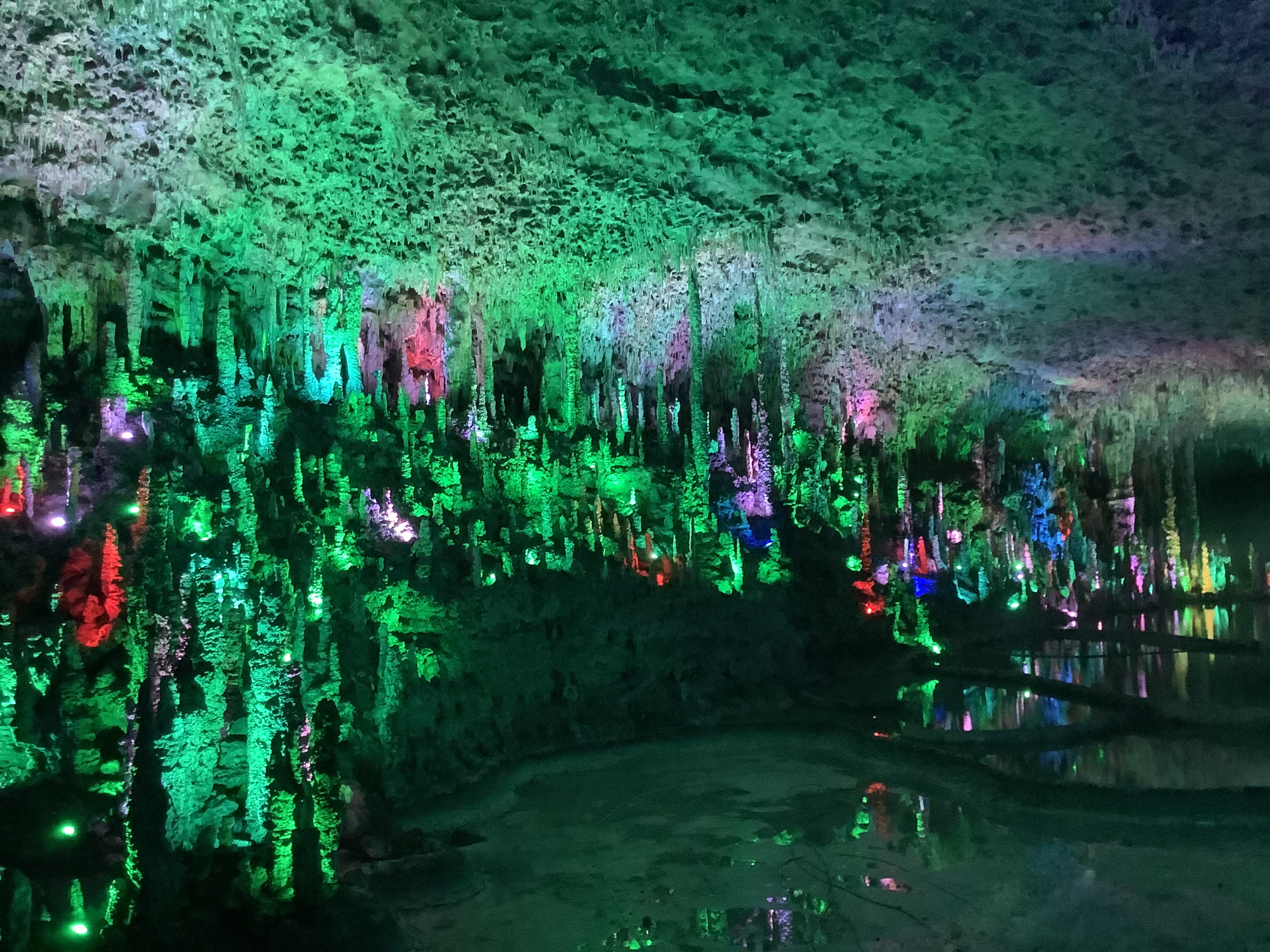 地球特大天坑——兴文石海(rock sea.natural magic)