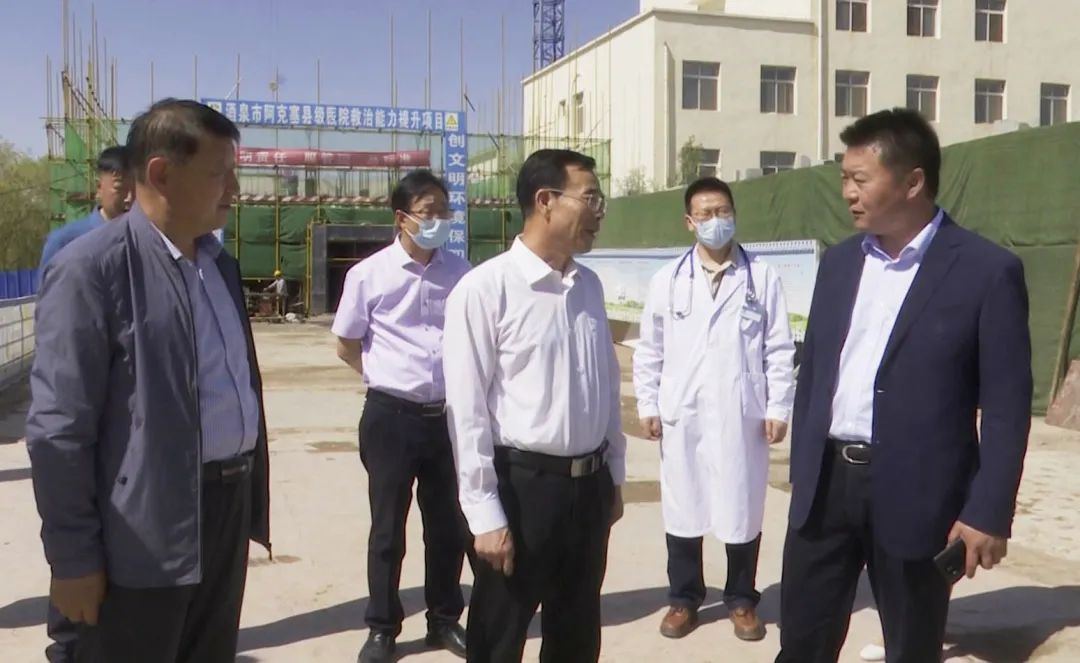王洁岚在我县调研人大工作