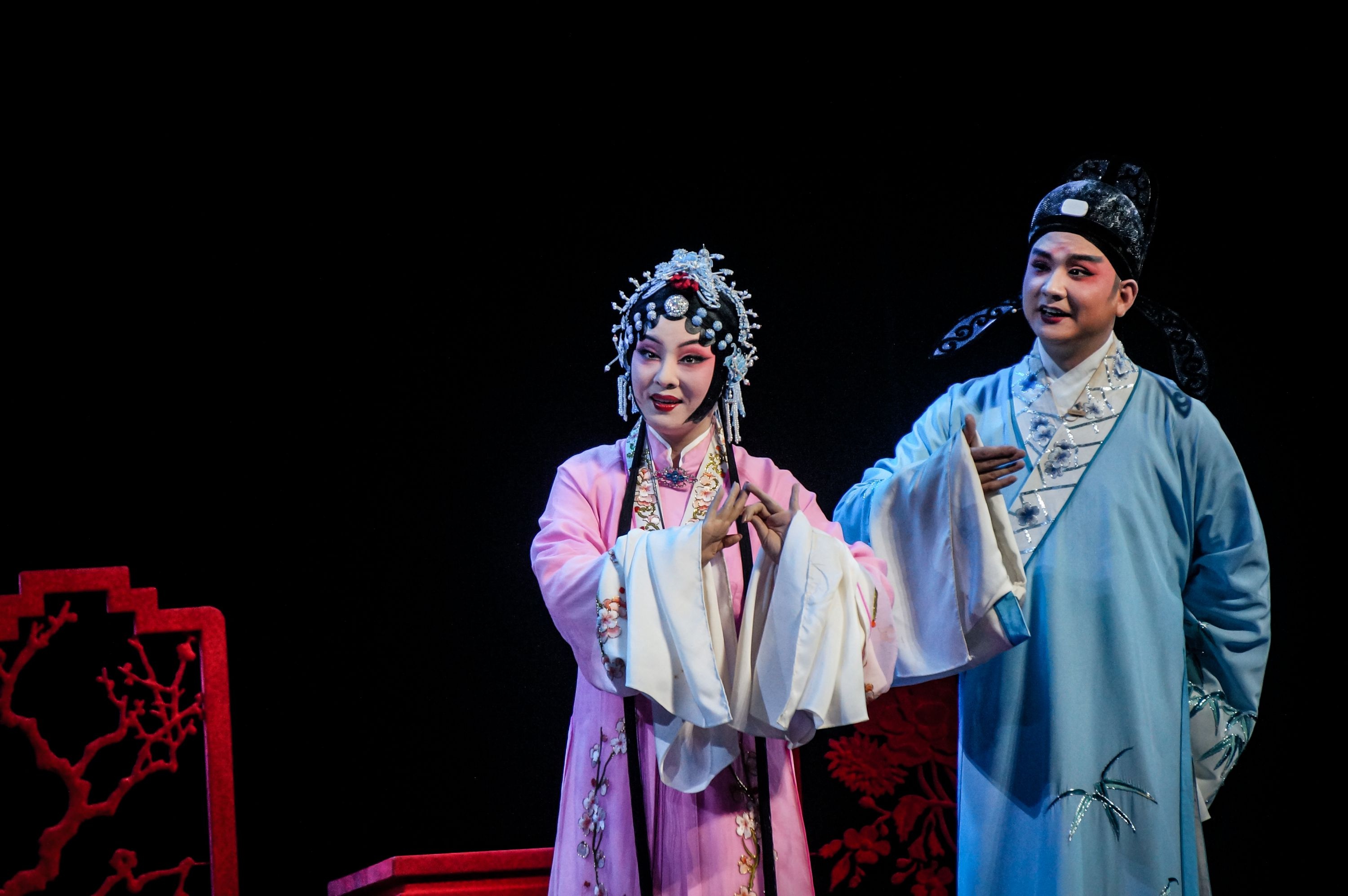 黄梅戏《罗帕记》赢得满堂彩,又一国家级戏曲盛会在汉开幕
