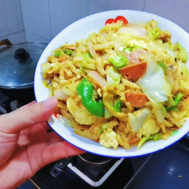 鸡蛋火腿炒饼丝图片图片