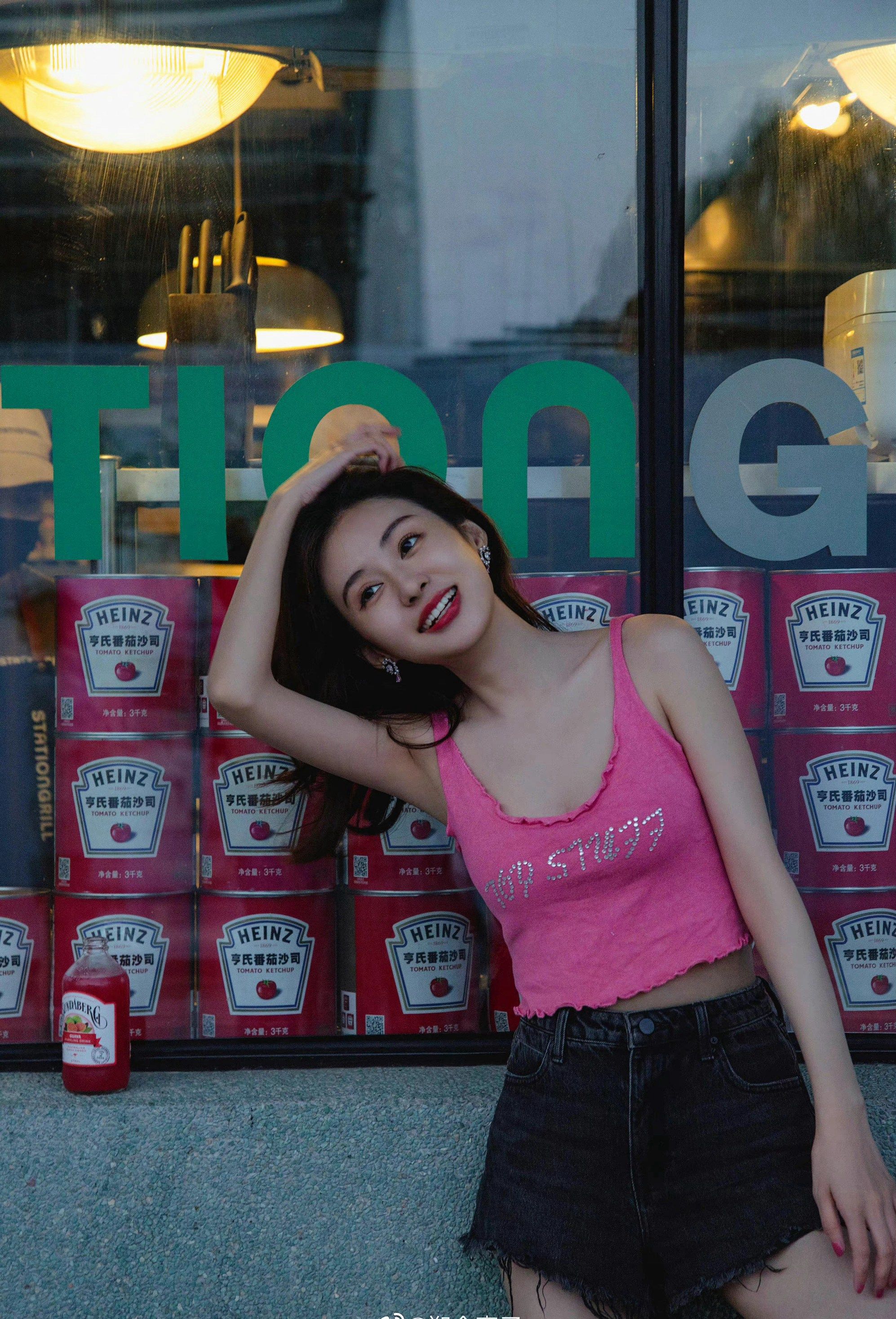 郑合惠子超短裤大长腿性感写真