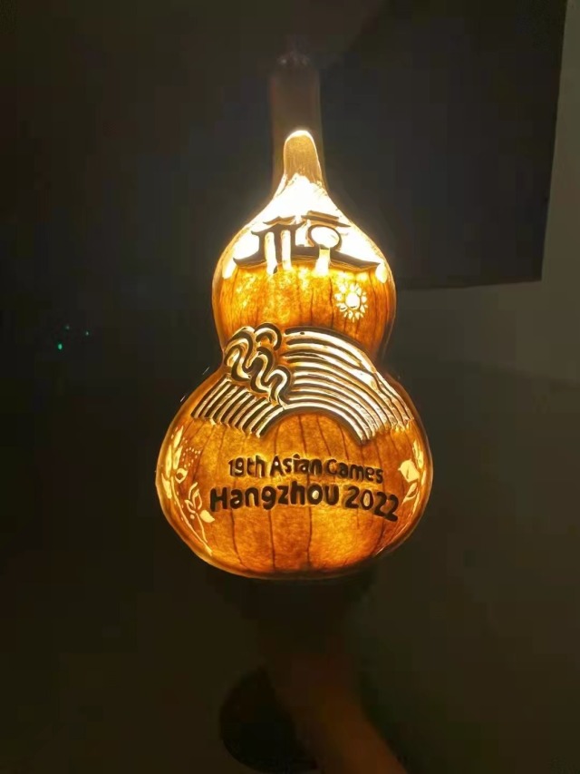 太好看了!建德民间高手镂刻葫芦灯为亚运"增光添彩"