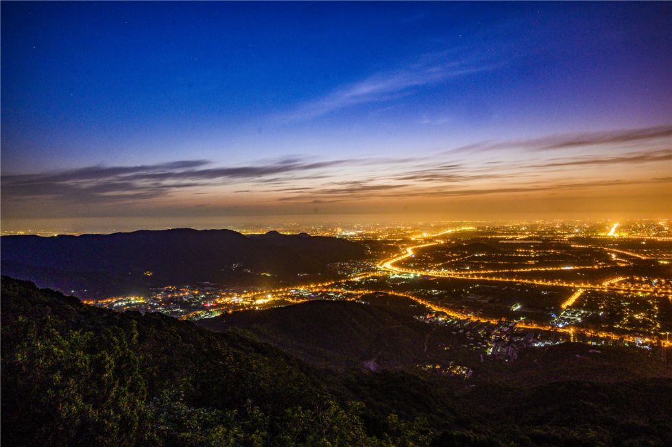 昆明西山夜景图片