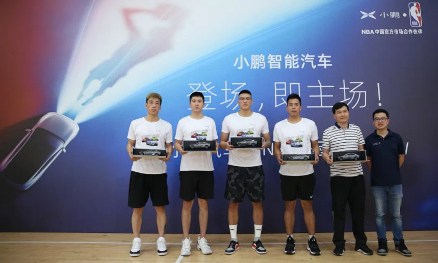 这几天,广州的篮球气氛和天气一样晴朗火热