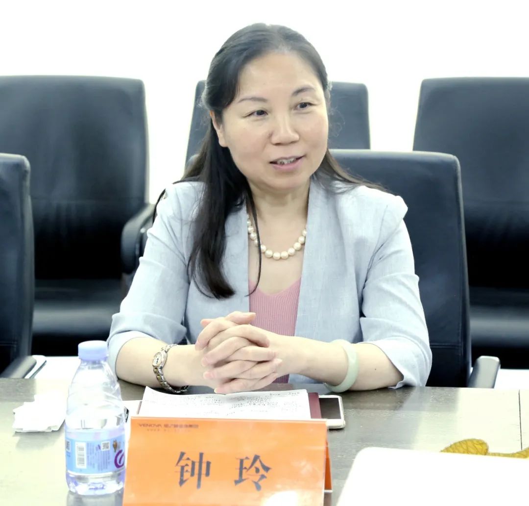 刘经纶会长一行到业之峰装饰集团走访交流