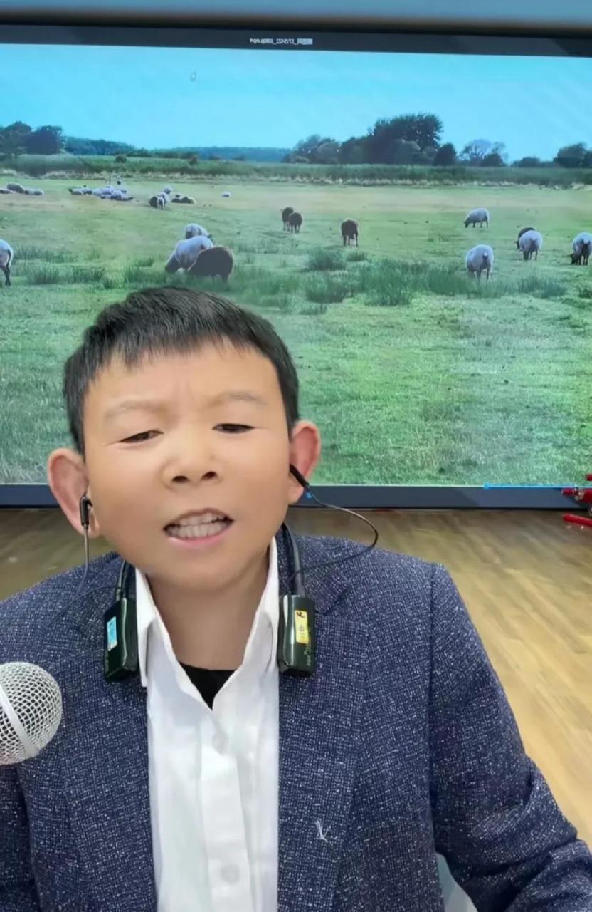 网络红人放羊娃龙哥,真实姓名是吕传龙,1979年出生,属羊,是山东省枣庄