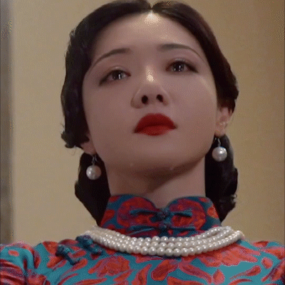 邓家佳旗袍装真绝旗袍天花板也不为过吧