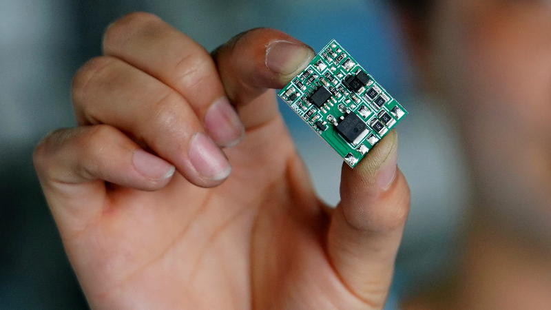 一查到底!涉嫌哄抬价格汽车芯片经销企业被调查