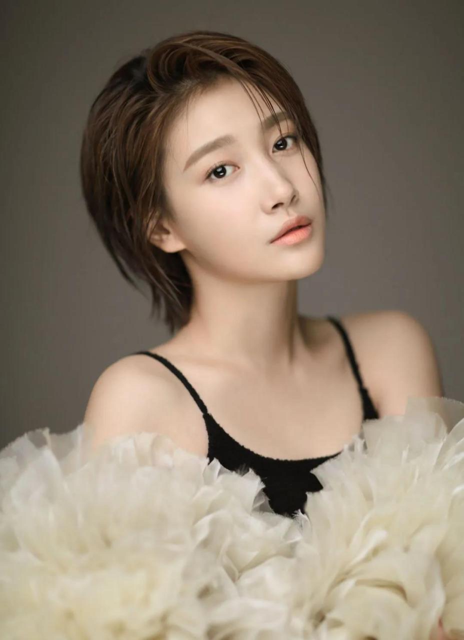 啜妮,堪称神演技! 她在《回响》中,用娴熟自如的表演彻底征服了观众.